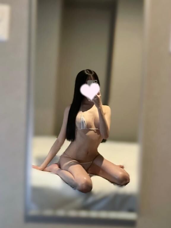マイクロビキニで隠れてるとこ見てみない？