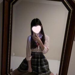 鏡越しのひなみちゃん