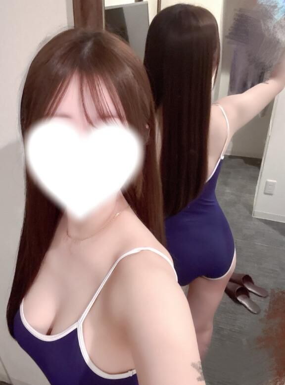 鏡使った自撮りむずかしい