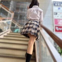 見えそう！？