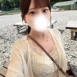 鎖骨にほくろあるんです♪