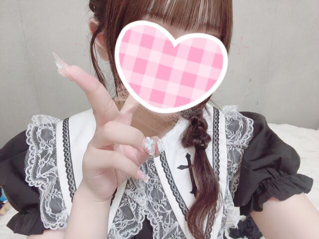 美月まお 中退年齢18歳！