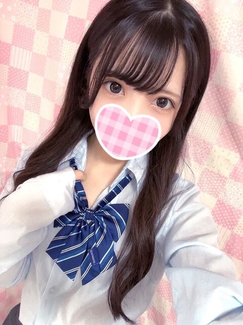 佐藤りりか 小柄の黒髪ロリ系