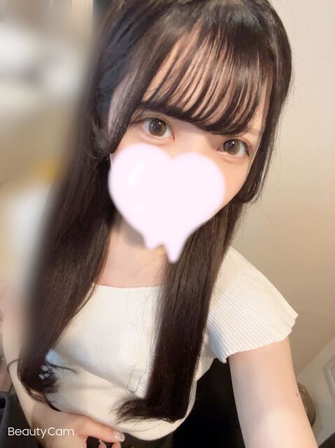 佐藤りりか 小柄の黒髪ロリ系