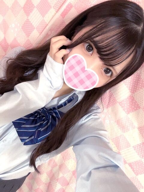 佐藤りりか 小柄の黒髪ロリ系